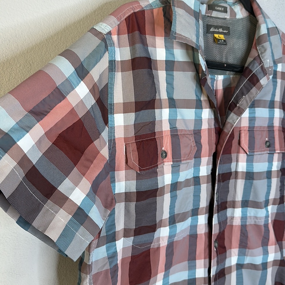 Eddie Bauer blue white red short sleeve plaid shirt M - Picture 3 of 6